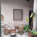 El Patio Del Convento *