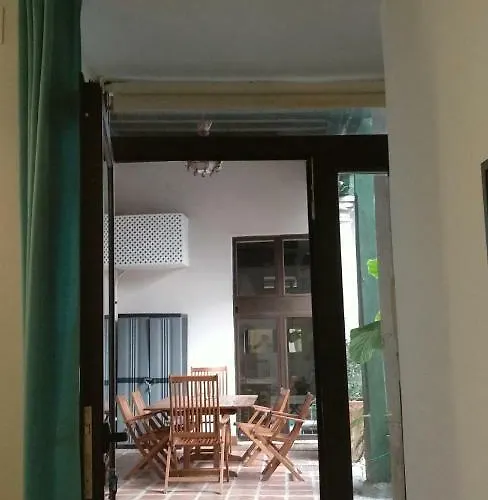 El Patio Del Convento Toledo