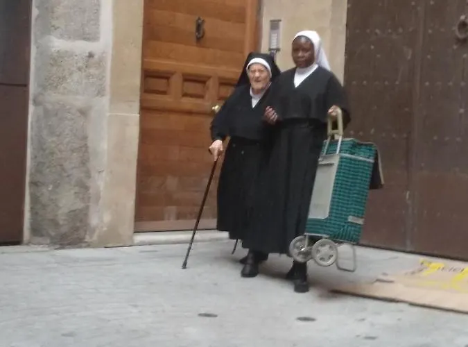 El Patio Del Convento * Toledo