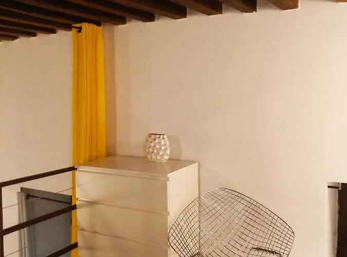 El Patio Del Convento * Toledo