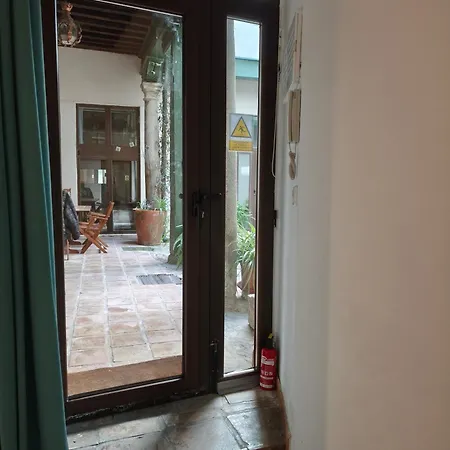El Patio Del Convento * 톨레도