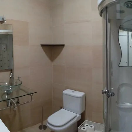 El Patio Del Convento * Toledo